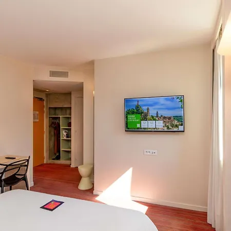 Отель Ibis Styles En Velay Le Puy-en-Velay