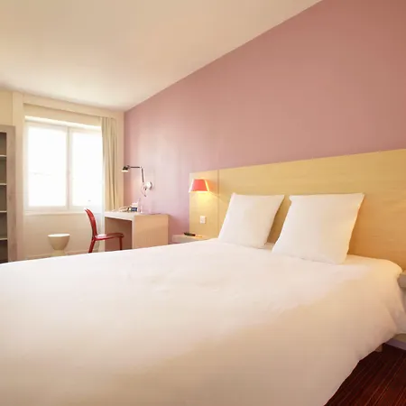 Отель Ibis Styles En Velay 3*