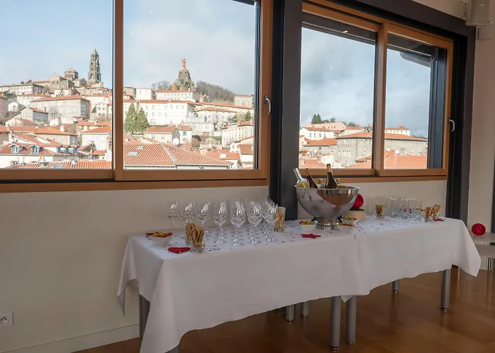 Отель Ibis Styles En Velay 3*